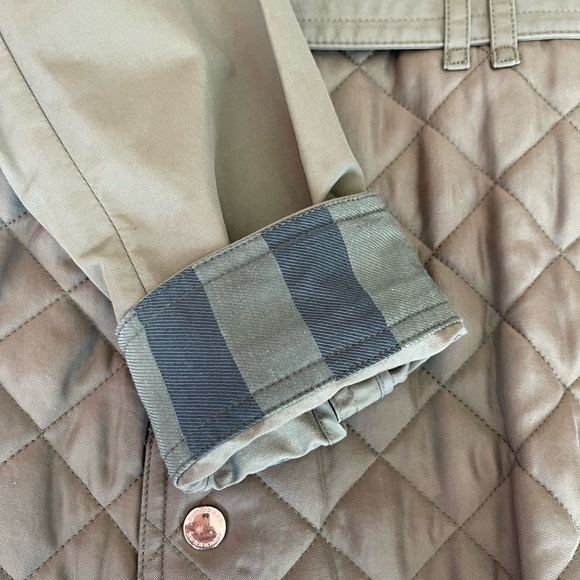 Burberry Safari jacket with belt. Military green. Size 4. Never worn - Picture 4 of 9